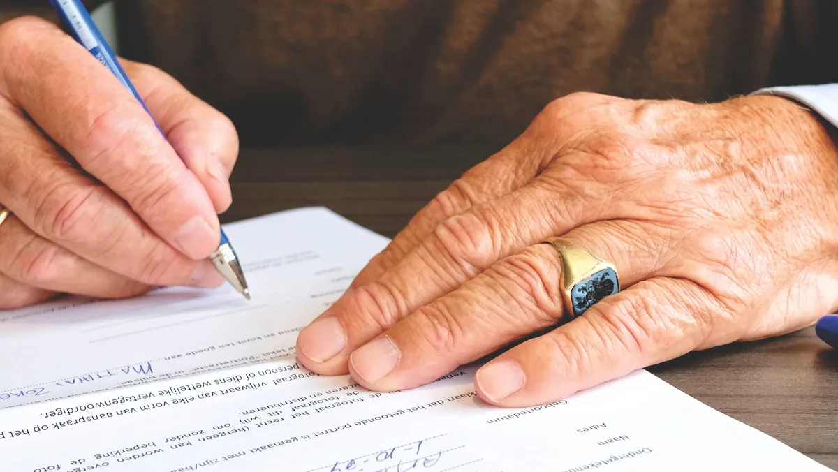 Pflegegrad beantragen: Der Antrag bei der Pflegekasse startet die Begutachtung